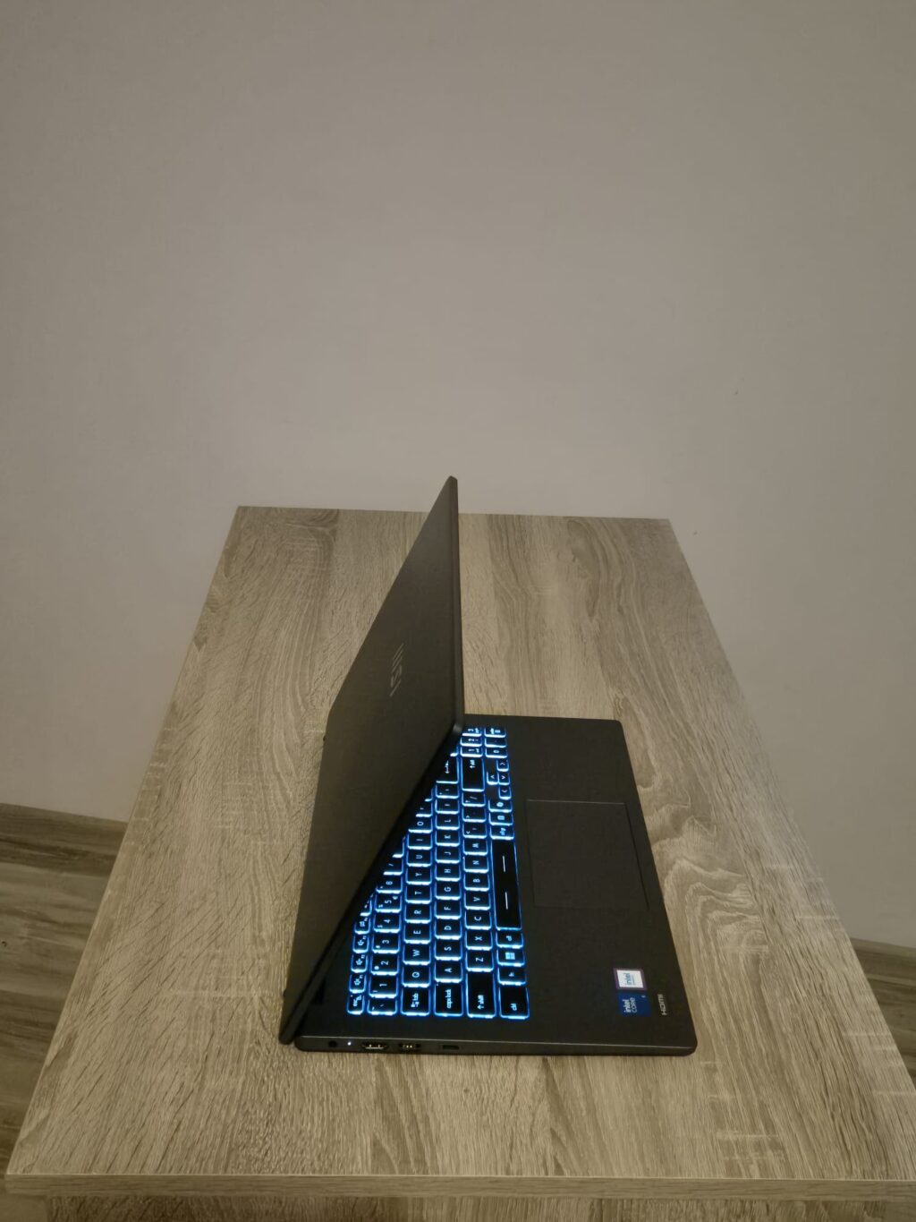 MSI Modern 15 – Performanță discretă într-un format elegant și mobil