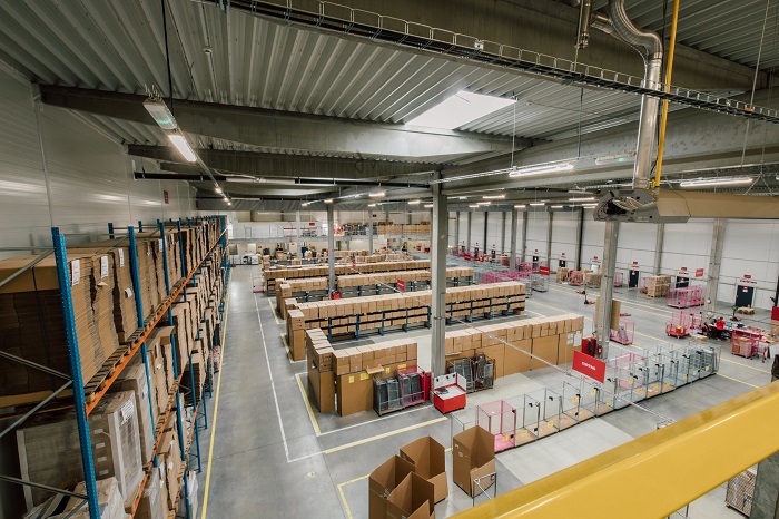 Packeta România deschide un nou centru logistic la Oradea, cu o capacitate de procesare de până la 100.000 de colete pe zi